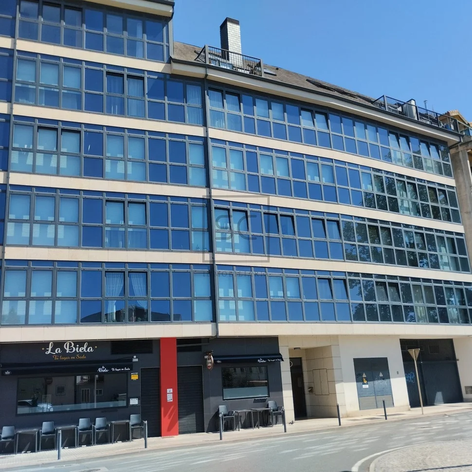 Fantástico ático en sada