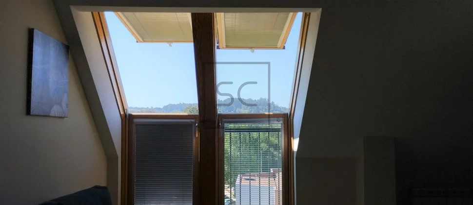 Fantástico ático en sada