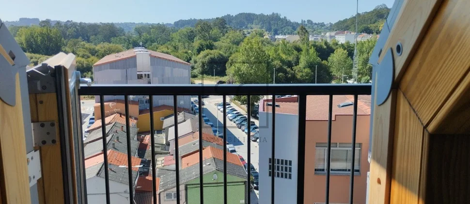 Fantástico ático en sada