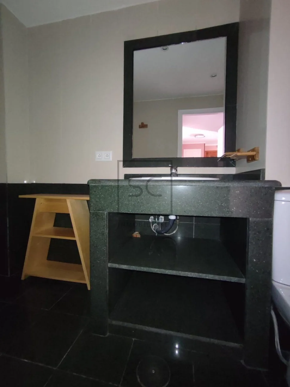 Luminosa vivienda semireformada