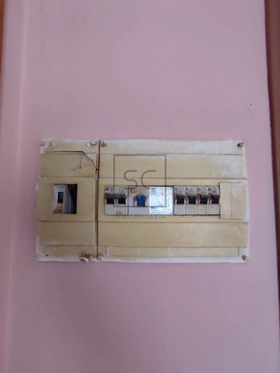 Luminosa vivienda semireformada