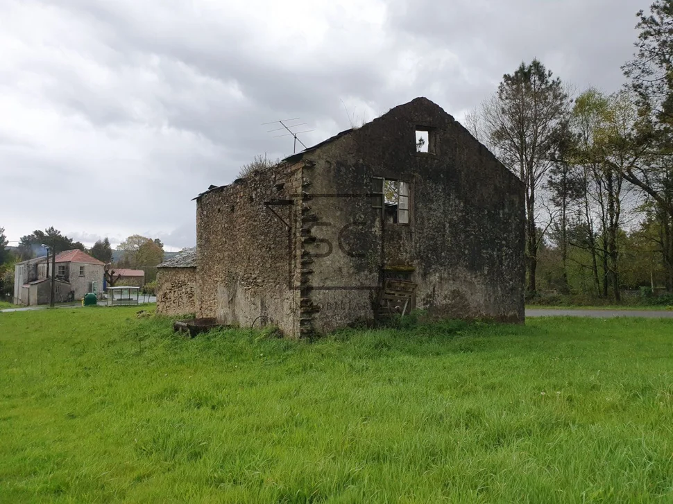 Casa de piedra para reformar en xestoso, monfero