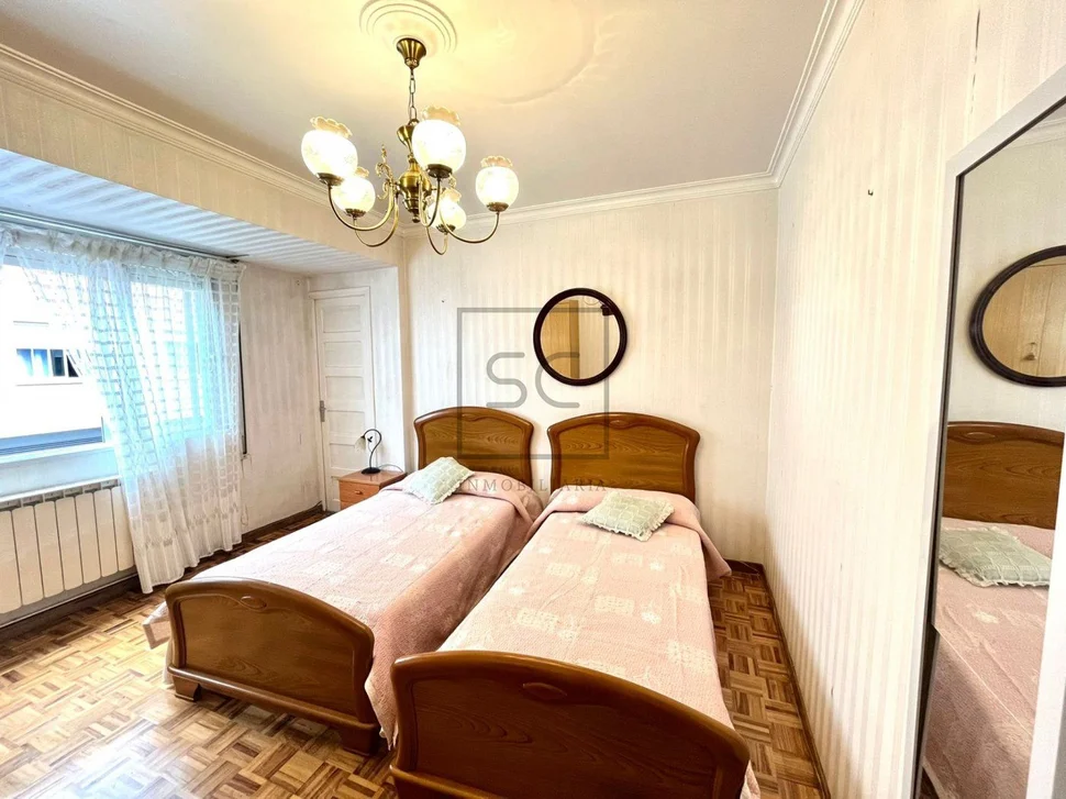 Piso con amplia terraza en la gándara, narón