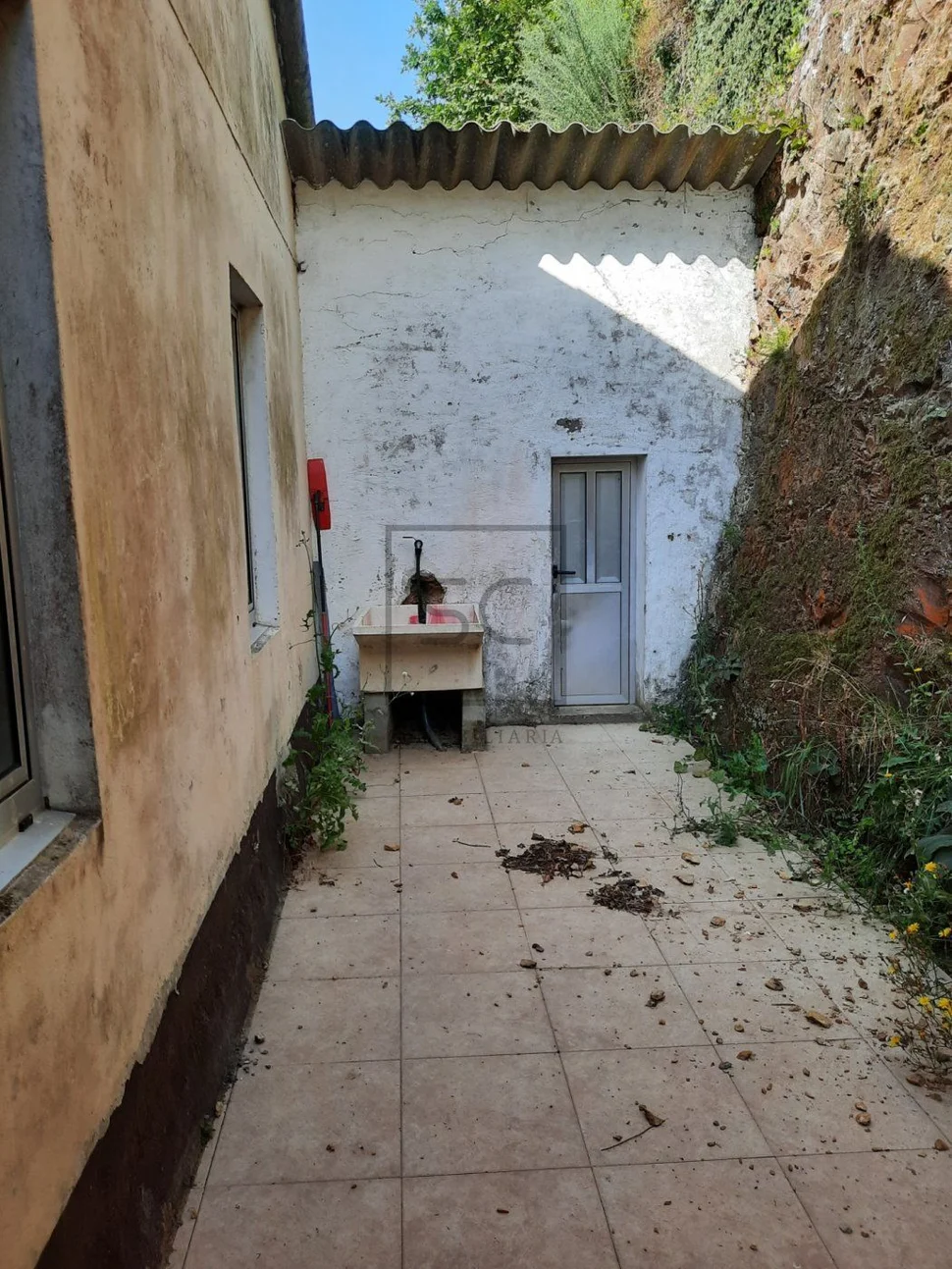 Casa unifamiliar para reforma parcial en san saturnino, san sandurniño