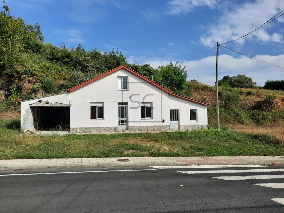 Casa unifamiliar para reforma parcial en san saturnino, san sandurniño
