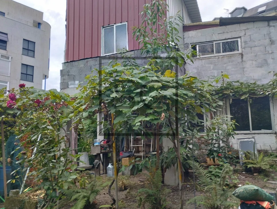 Casa con terreno para reformar parcialmente en portazgo, culleredo