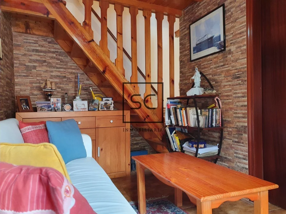 Adosado y finca en o seixo, mugardos