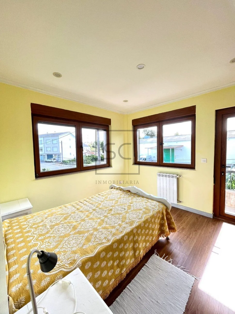 Bonita casa con jardín y terraza en zona céntrica narón