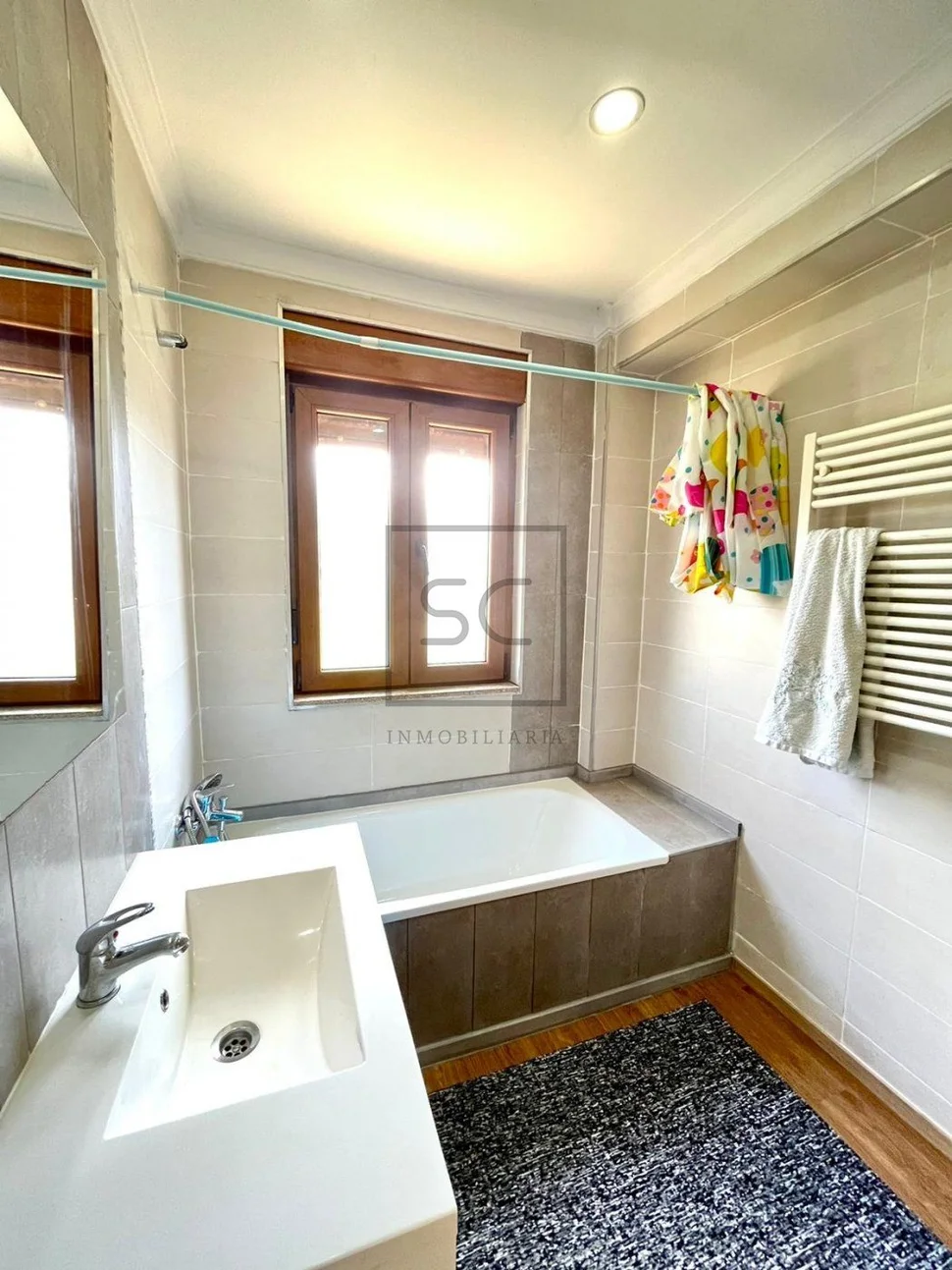 Bonita casa con jardín y terraza en zona céntrica narón