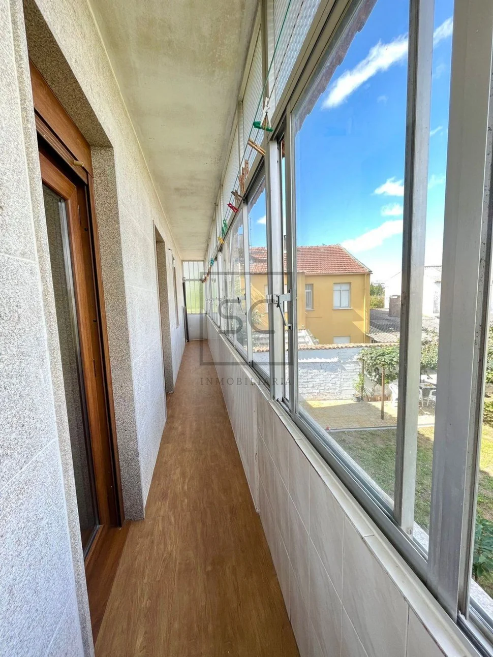 Bonita casa con jardín y terraza en zona céntrica narón