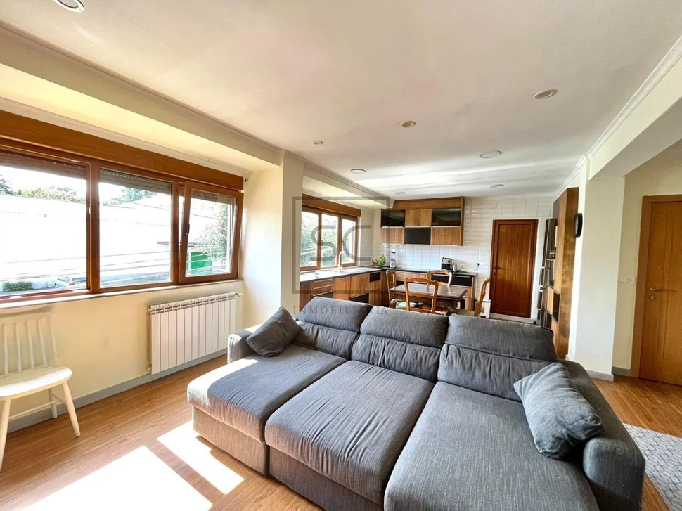 Bonita casa con jardín y terraza en zona céntrica narón