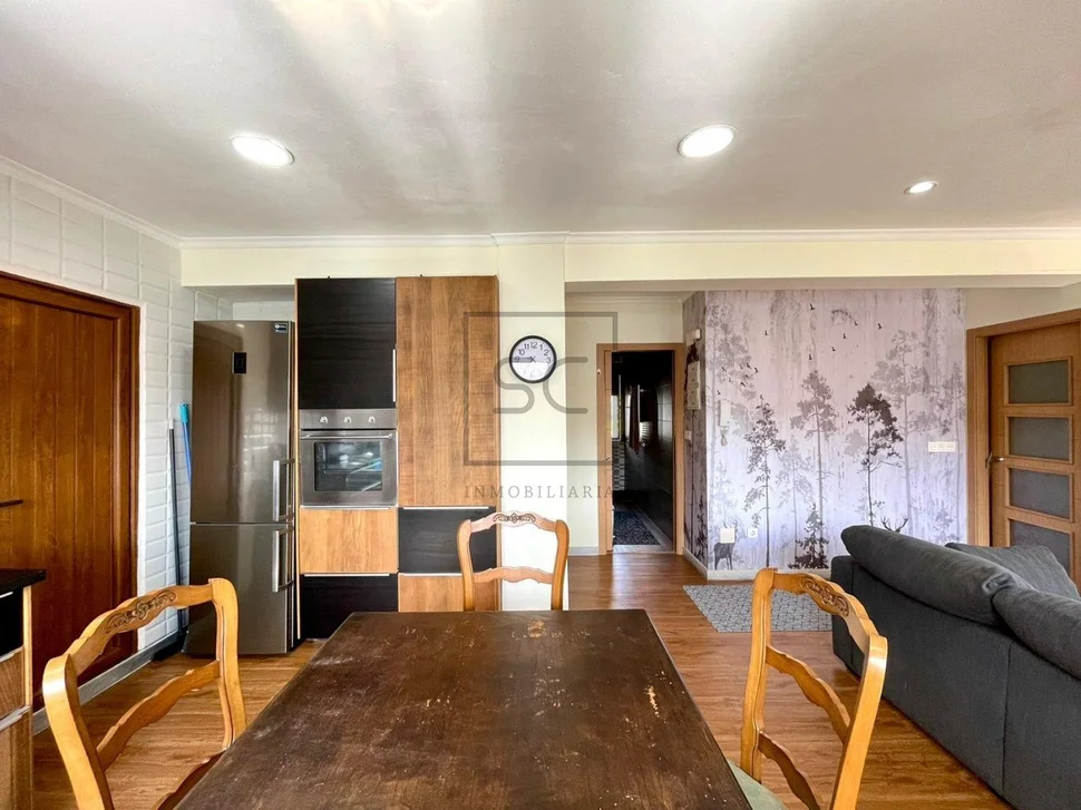 Bonita casa con jardín y terraza en zona céntrica narón