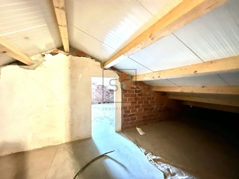 Bonita casa con jardín y terraza en zona céntrica narón