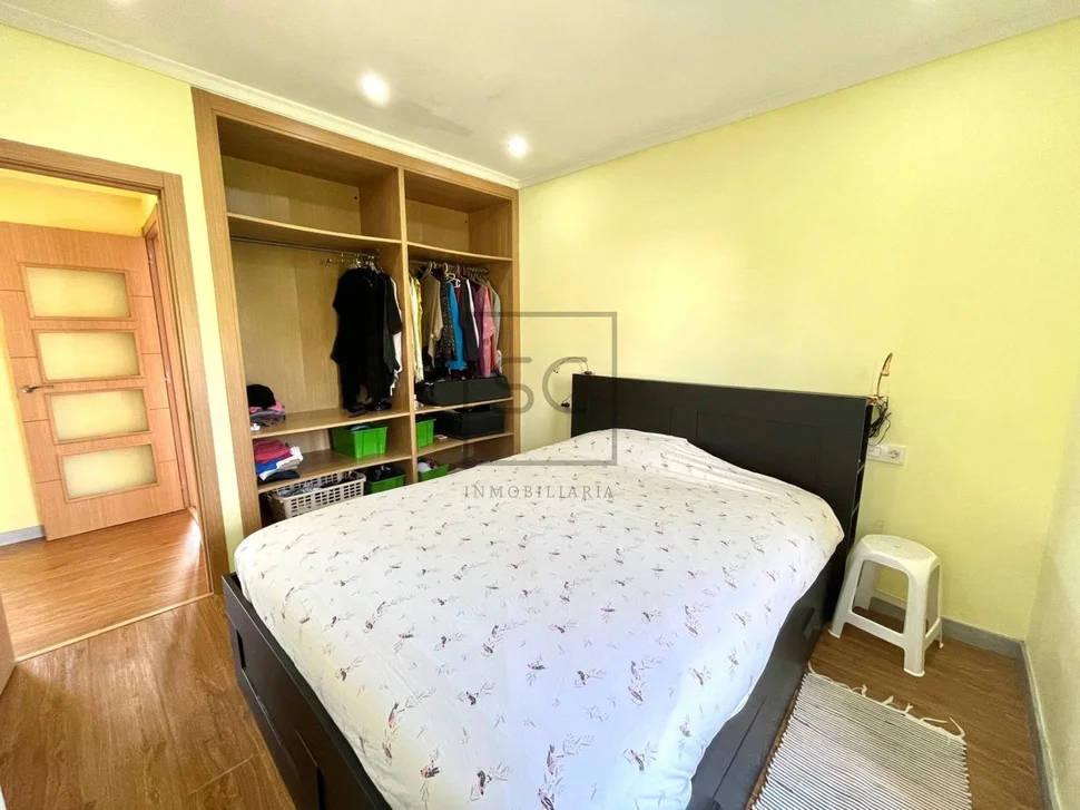 Bonita casa con jardín y terraza en zona céntrica narón