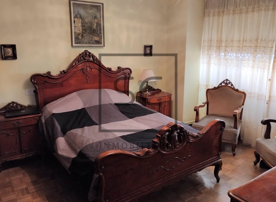 Amplio piso amueblado con garaje y ascensor en elviña, a coruña