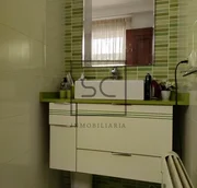 Amplio piso amueblado con garaje y ascensor en elviña, a coruña