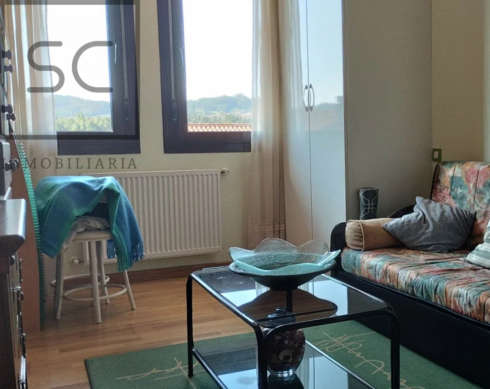 Coqueto chalet pareado con jardín en sigrás, cambre