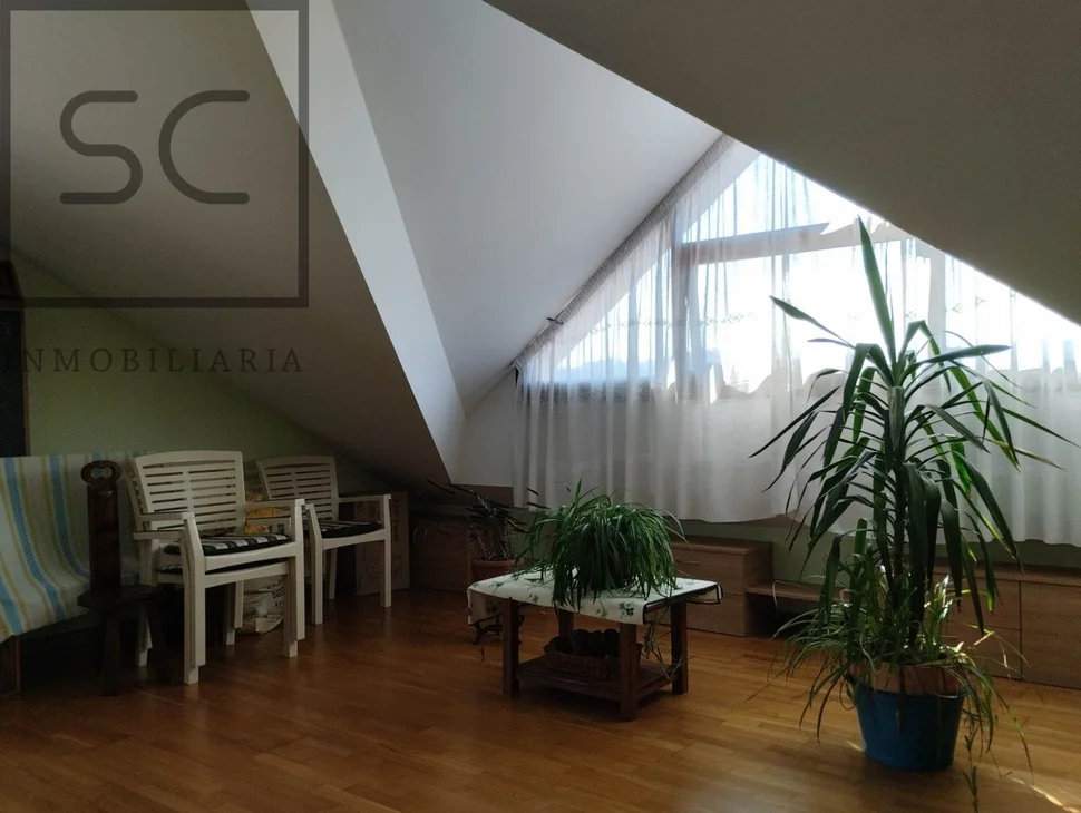 Coqueto chalet pareado con jardín en sigrás, cambre