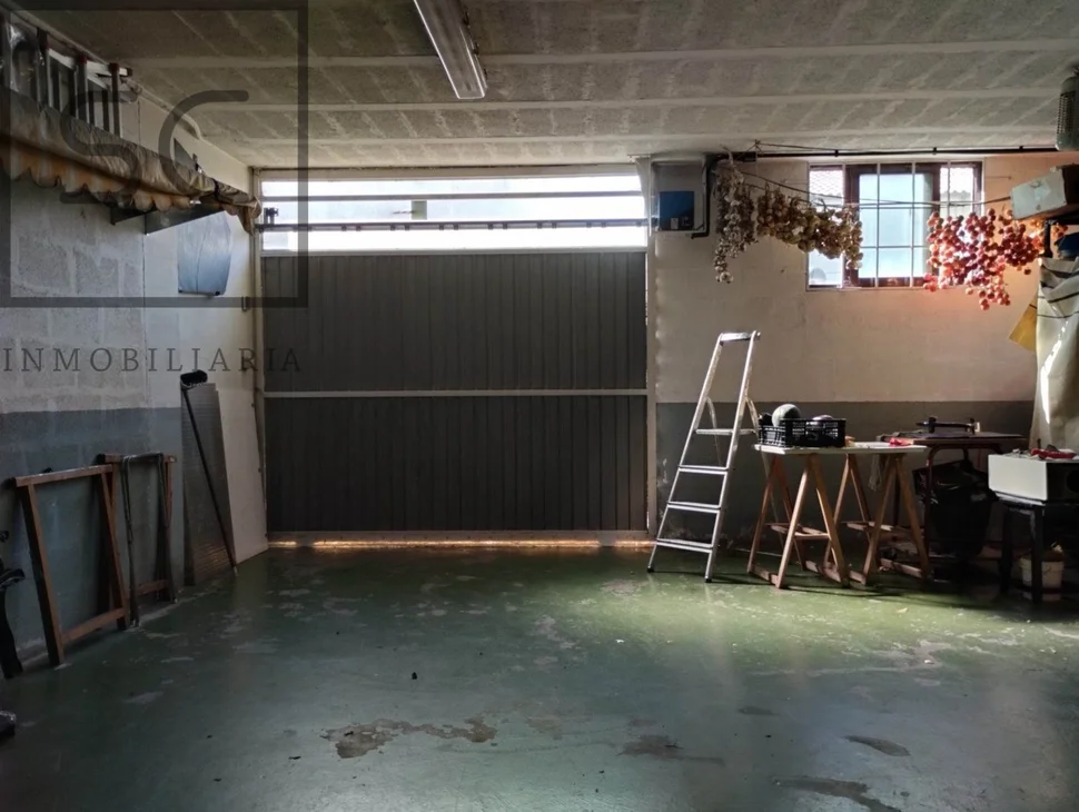 Coqueto chalet pareado con jardín en sigrás, cambre