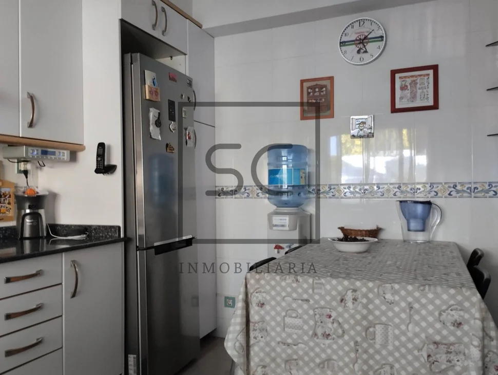 Coqueto chalet pareado con jardín en sigrás, cambre