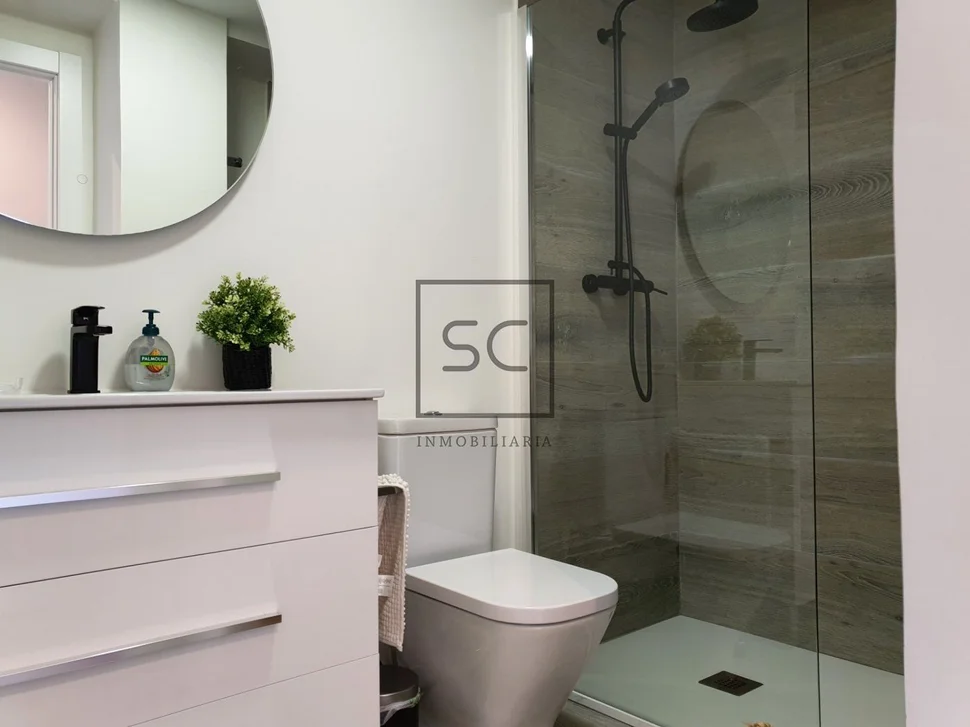 Amplio piso a 100m de la playa en cabañas, cabanas