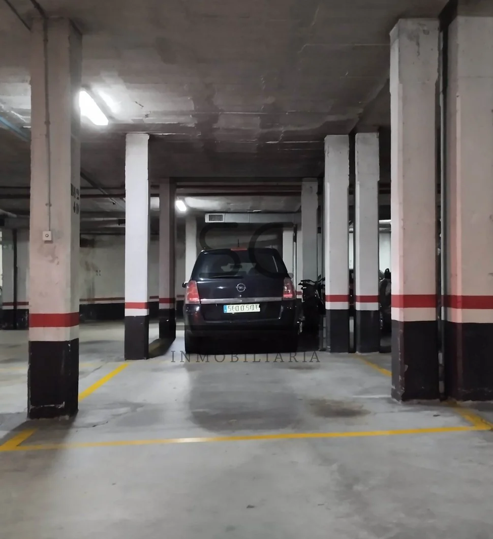 Piso amplio con ascensor, garaje y trastero