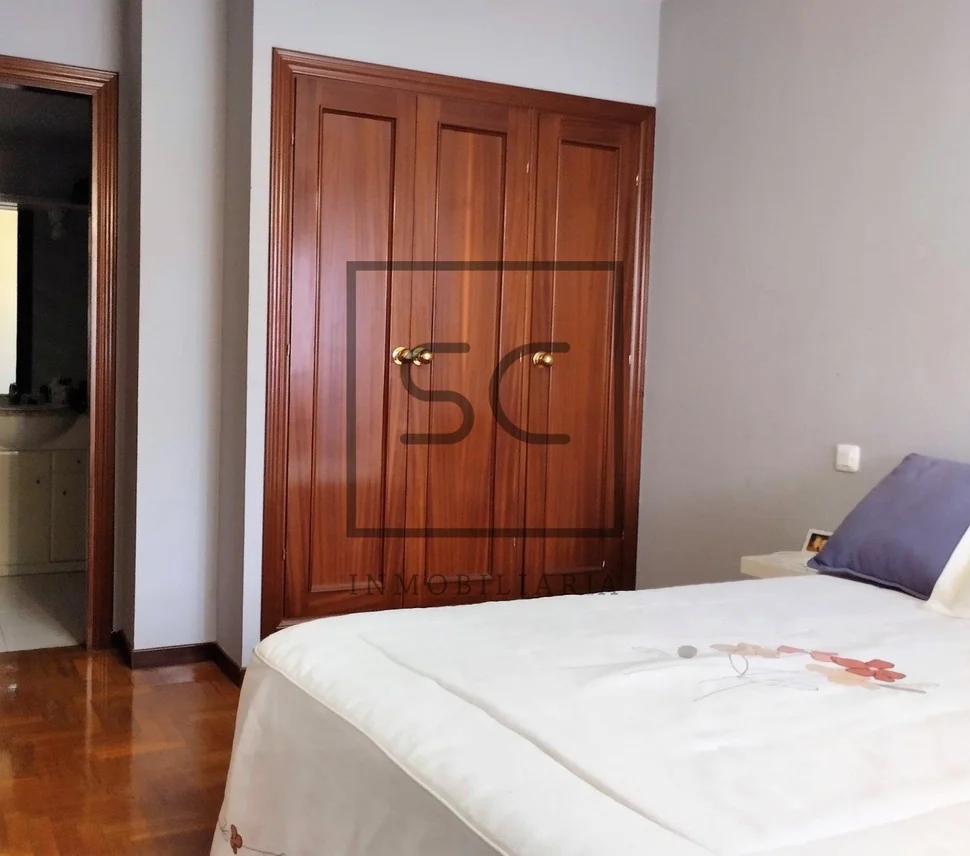 Piso amplio con ascensor, garaje y trastero