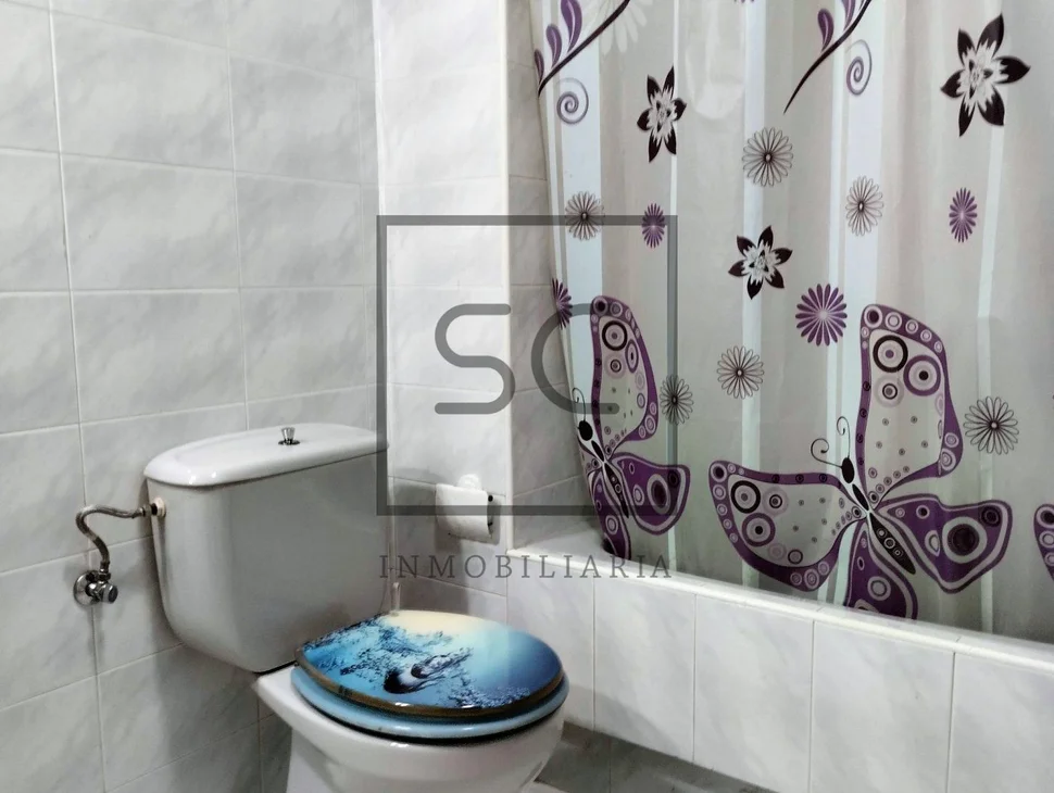 Piso amplio con ascensor, garaje y trastero