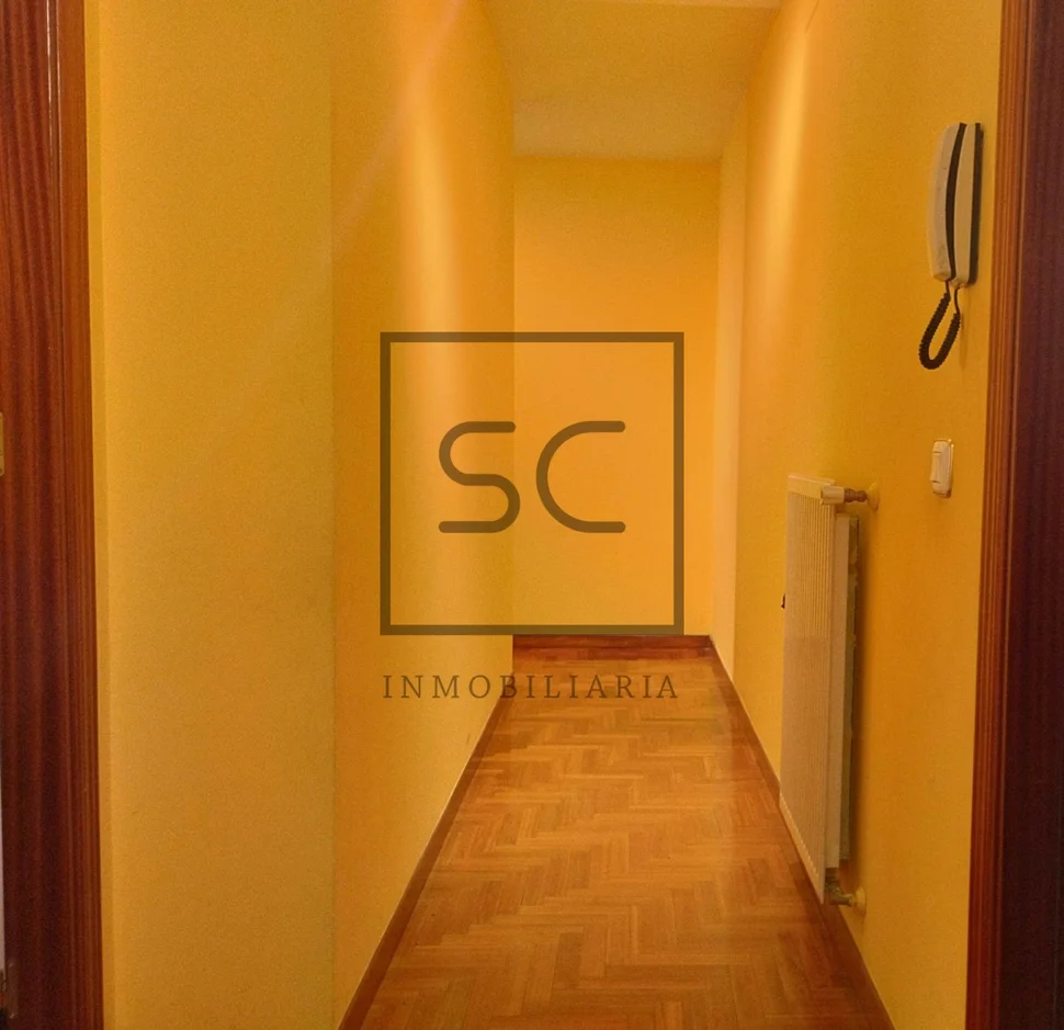 Piso amplio con ascensor, garaje y trastero