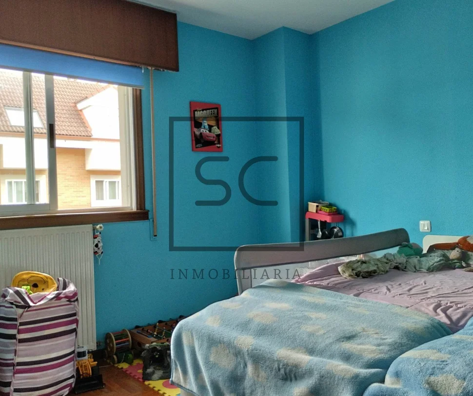 Piso amplio con ascensor, garaje y trastero