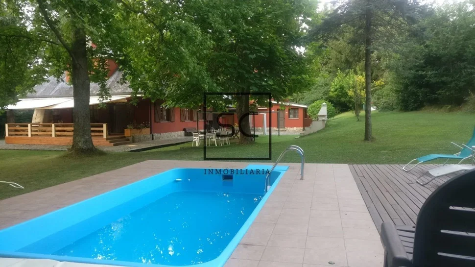 Chalet con piscina y finca en maniños, fene