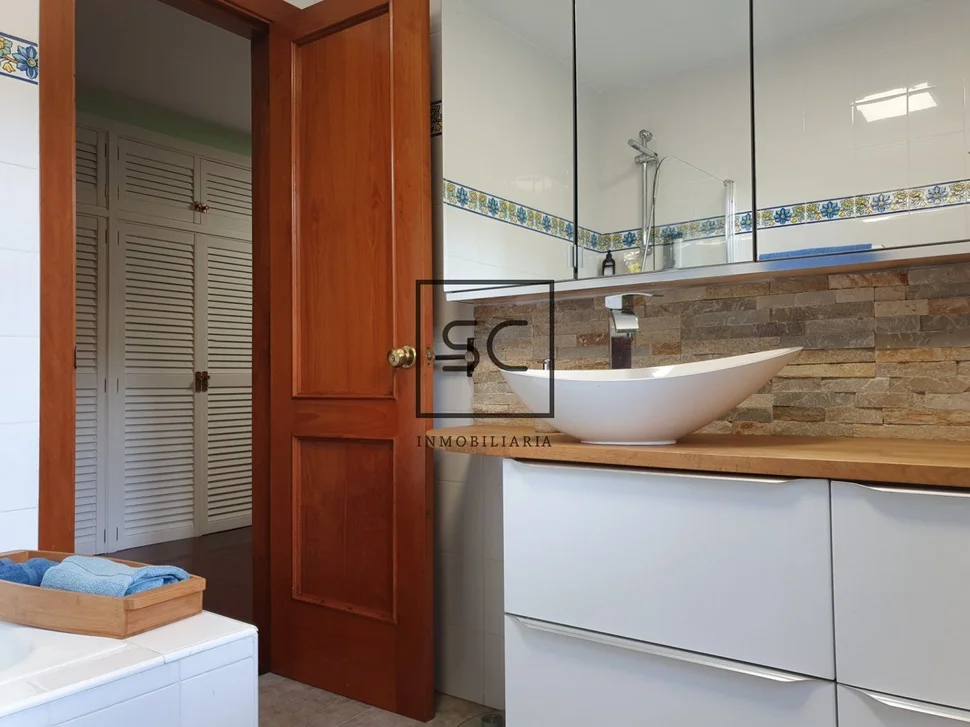 Chalet con piscina y finca en maniños, fene