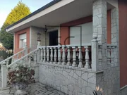Amplia casa con terreno en bemantes, miño