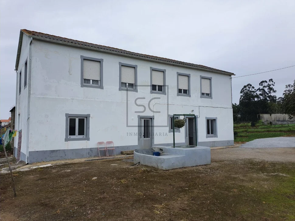 Casa con garaje y finca en meirás, valdoviño