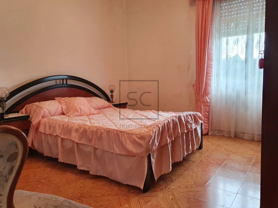 Casa con garaje y finca en meirás, valdoviño