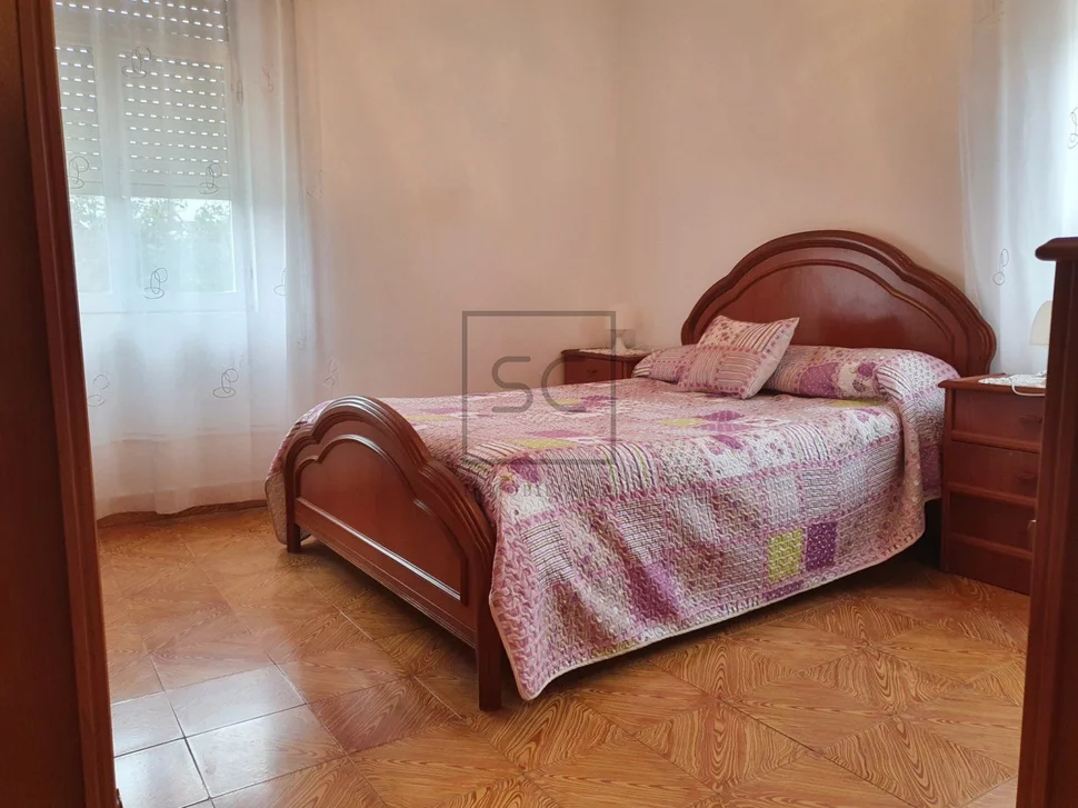 Casa con garaje y finca en meirás, valdoviño