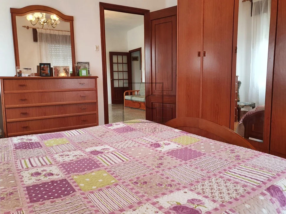 Casa con garaje y finca en meirás, valdoviño