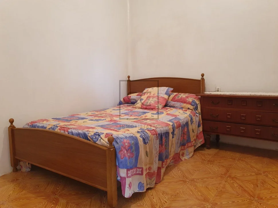 Casa con garaje y finca en meirás, valdoviño