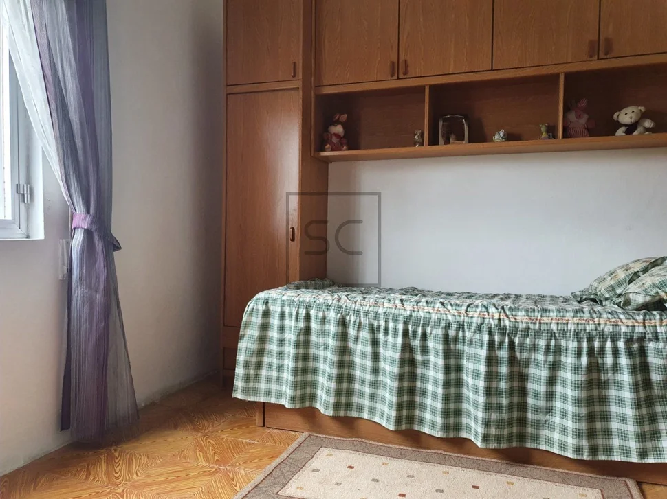 Casa con garaje y finca en meirás, valdoviño