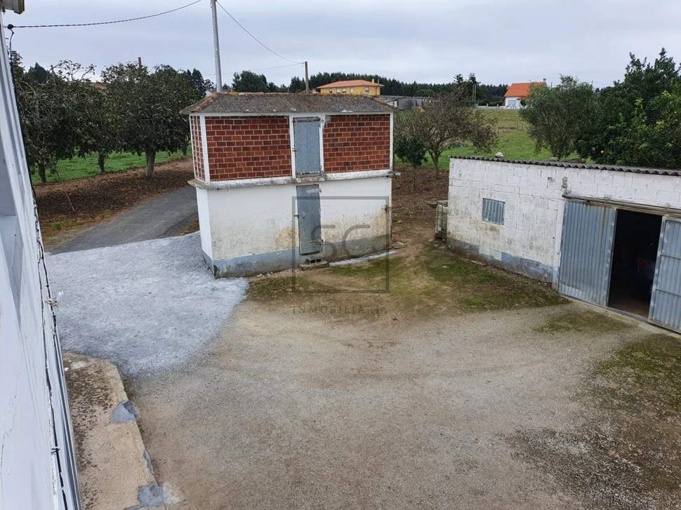 Casa con garaje y finca en meirás, valdoviño