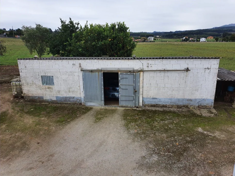 Casa con garaje y finca en meirás, valdoviño