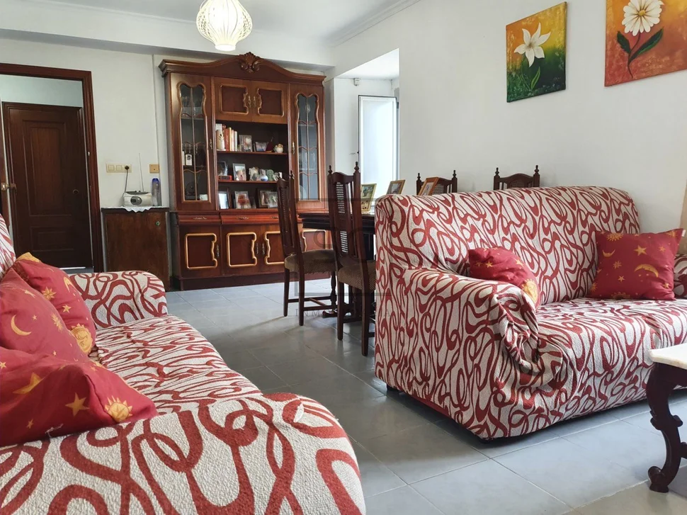 Casa con garaje y finca en meirás, valdoviño