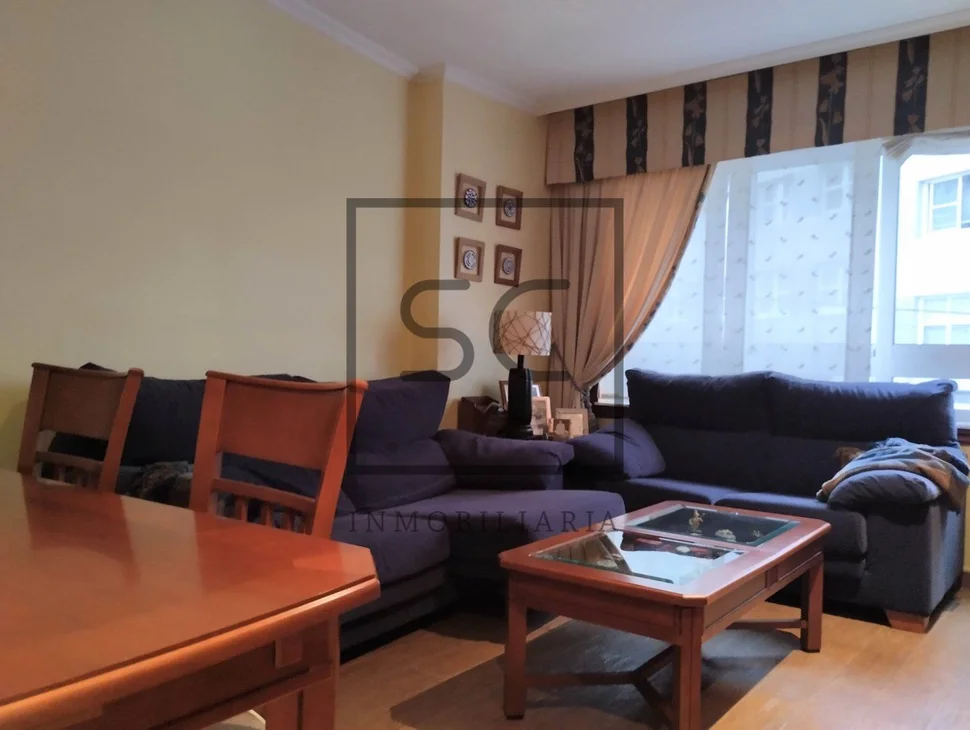 Piso con terraza, ascensor y garaje