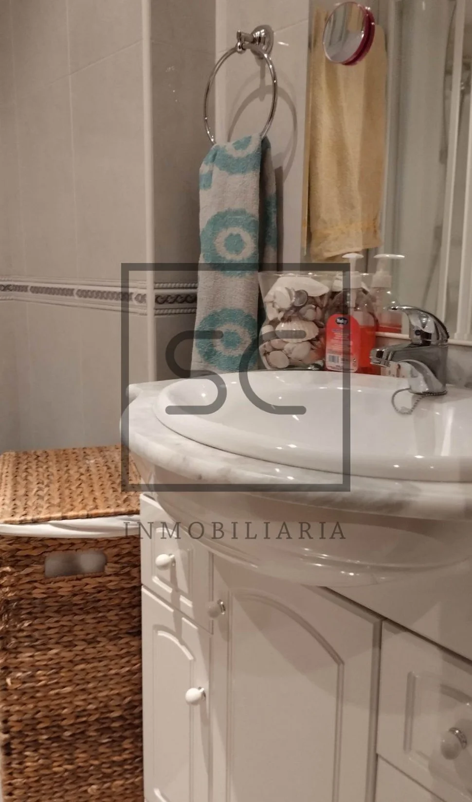 Piso con terraza, ascensor y garaje