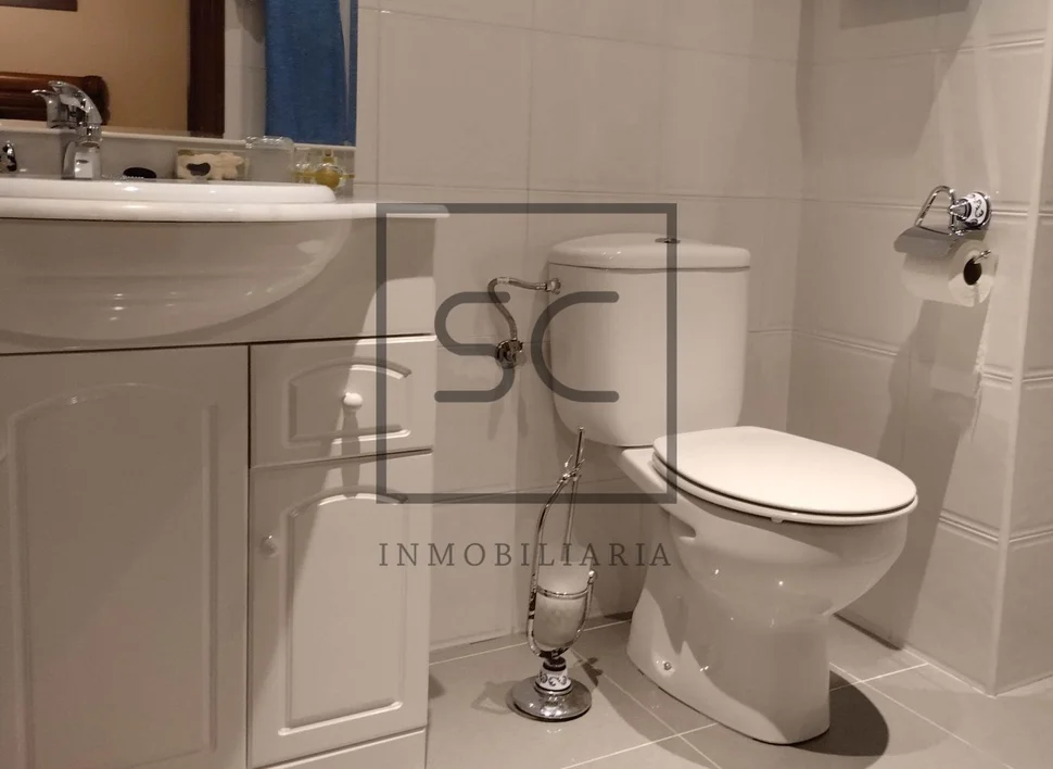 Piso con terraza, ascensor y garaje