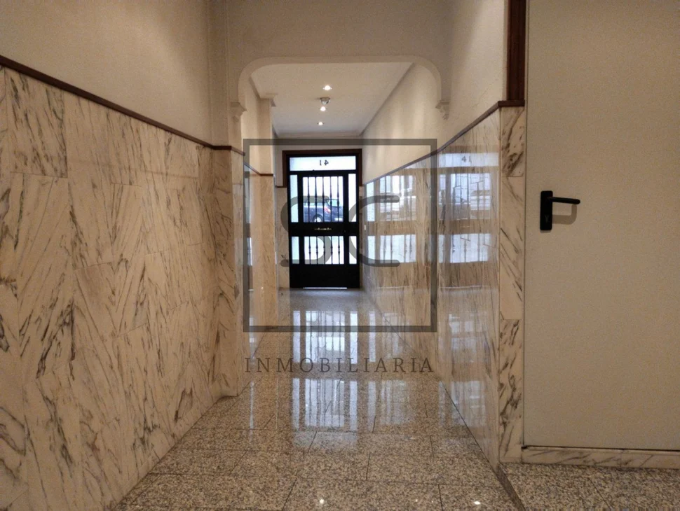 Piso con terraza, ascensor y garaje