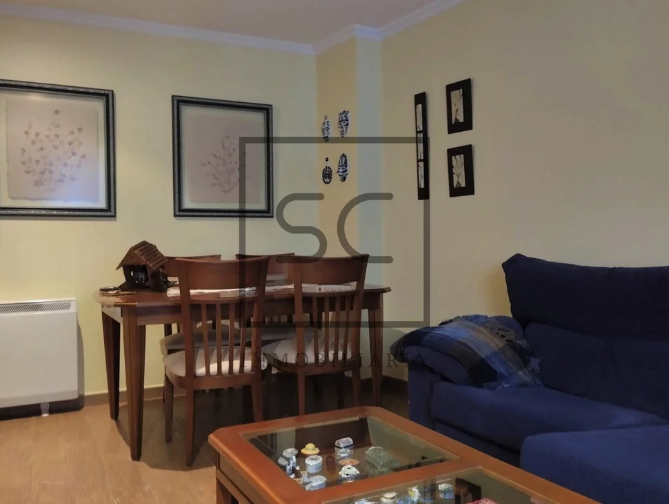 Piso con terraza, ascensor y garaje