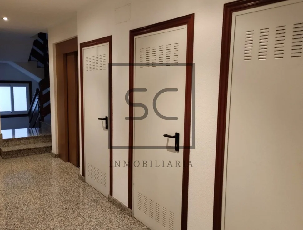 Piso con terraza, ascensor y garaje