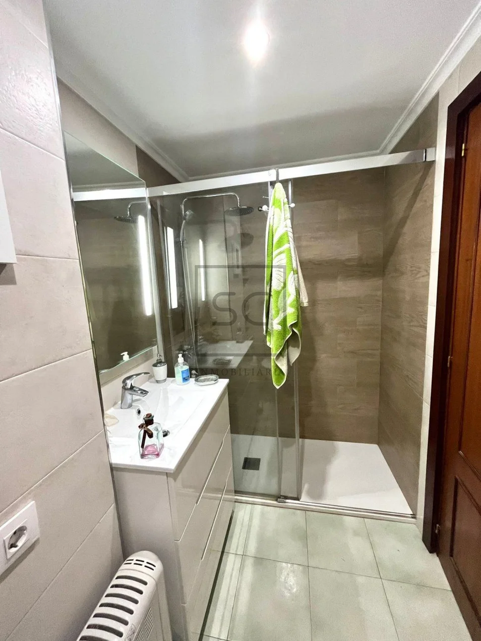 Piso con ascensor y garaje en caranza, ferrol