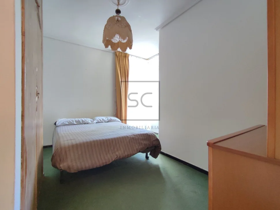 Amplio 3º sin ascensor semiamueblado con terraza en caranza, ferrol